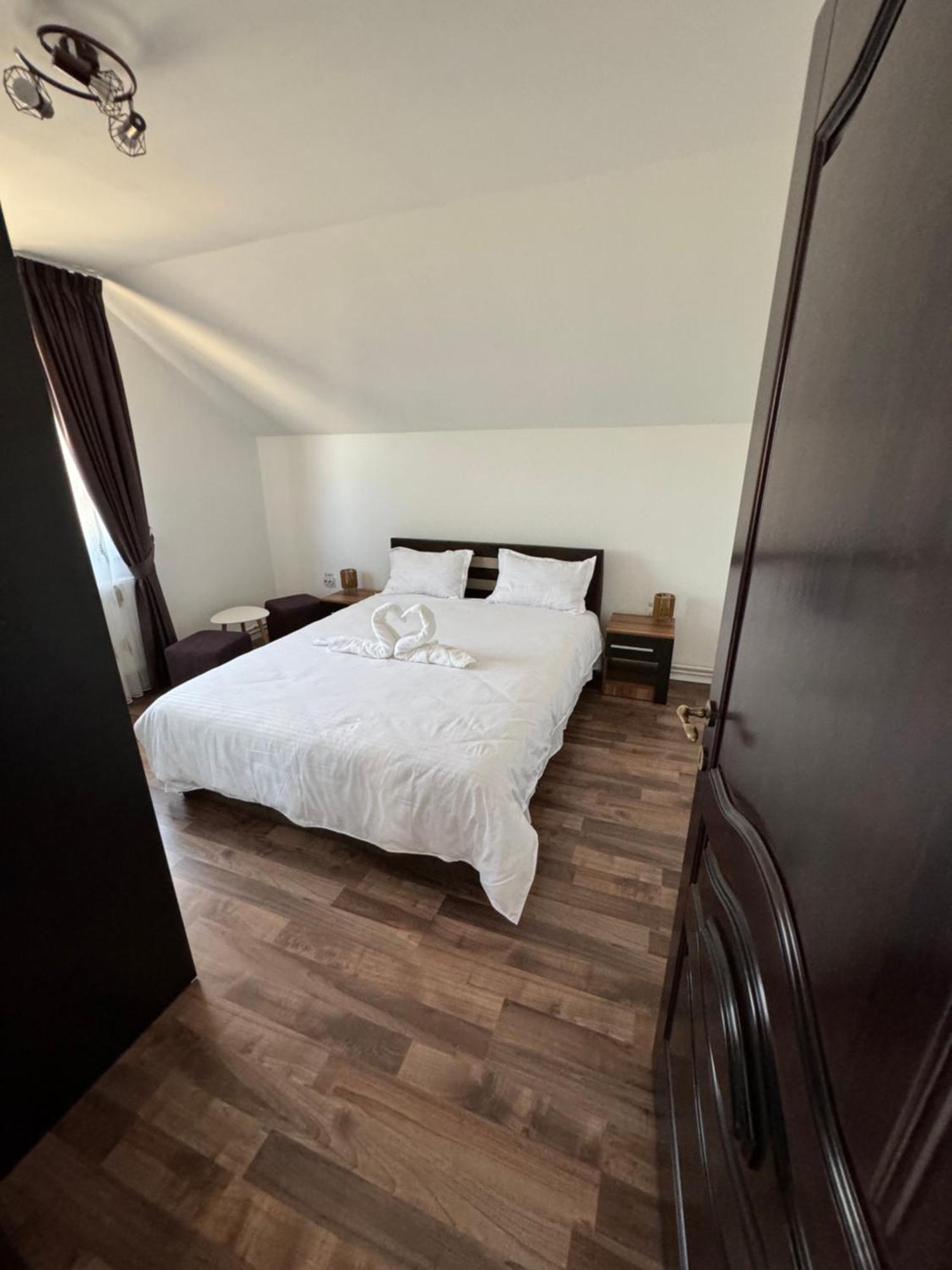 Vila Casa Casy Oradea Exteriér fotografie